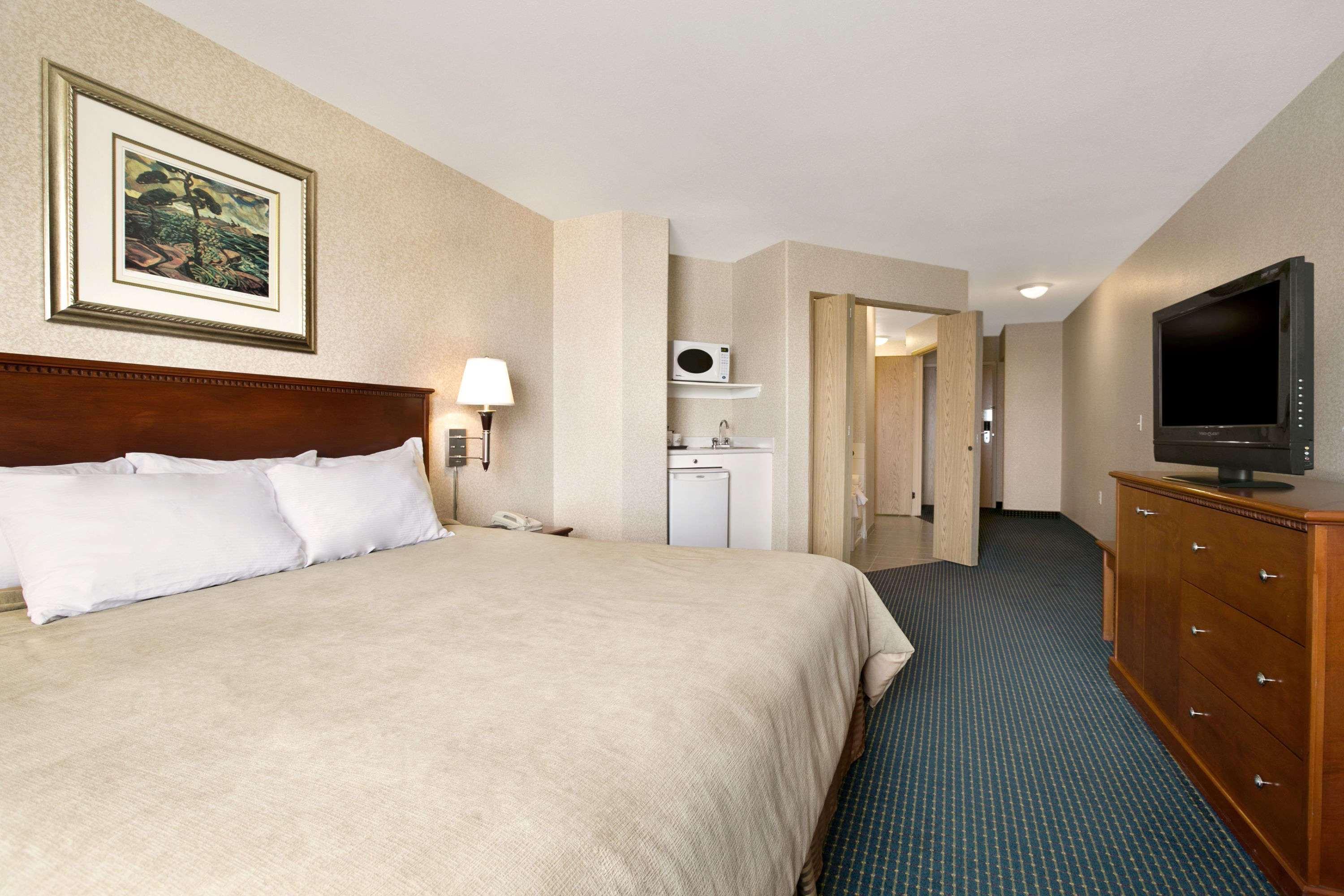 Days Inn By Wyndham Prince Albert Ngoại thất bức ảnh
