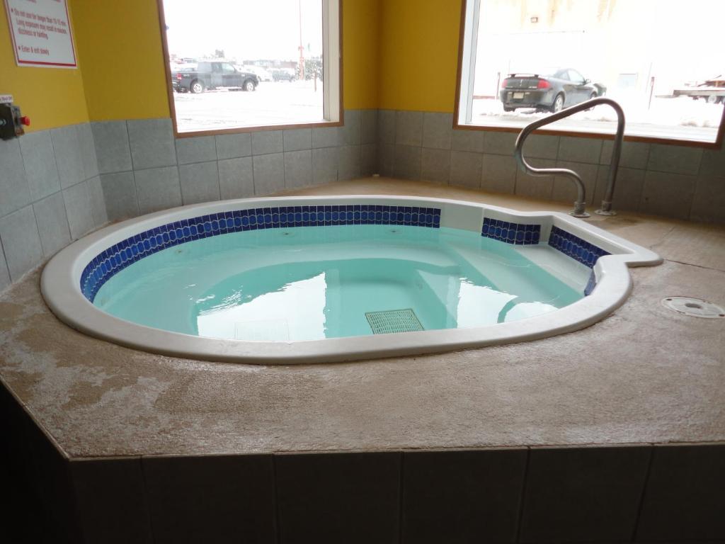 Days Inn By Wyndham Prince Albert Ngoại thất bức ảnh